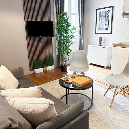 Appartamento Unique Flat Near Louvre & Palais Royal Parigi Esterno foto