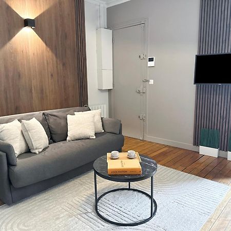 Appartamento Unique Flat Near Louvre & Palais Royal Parigi Esterno foto
