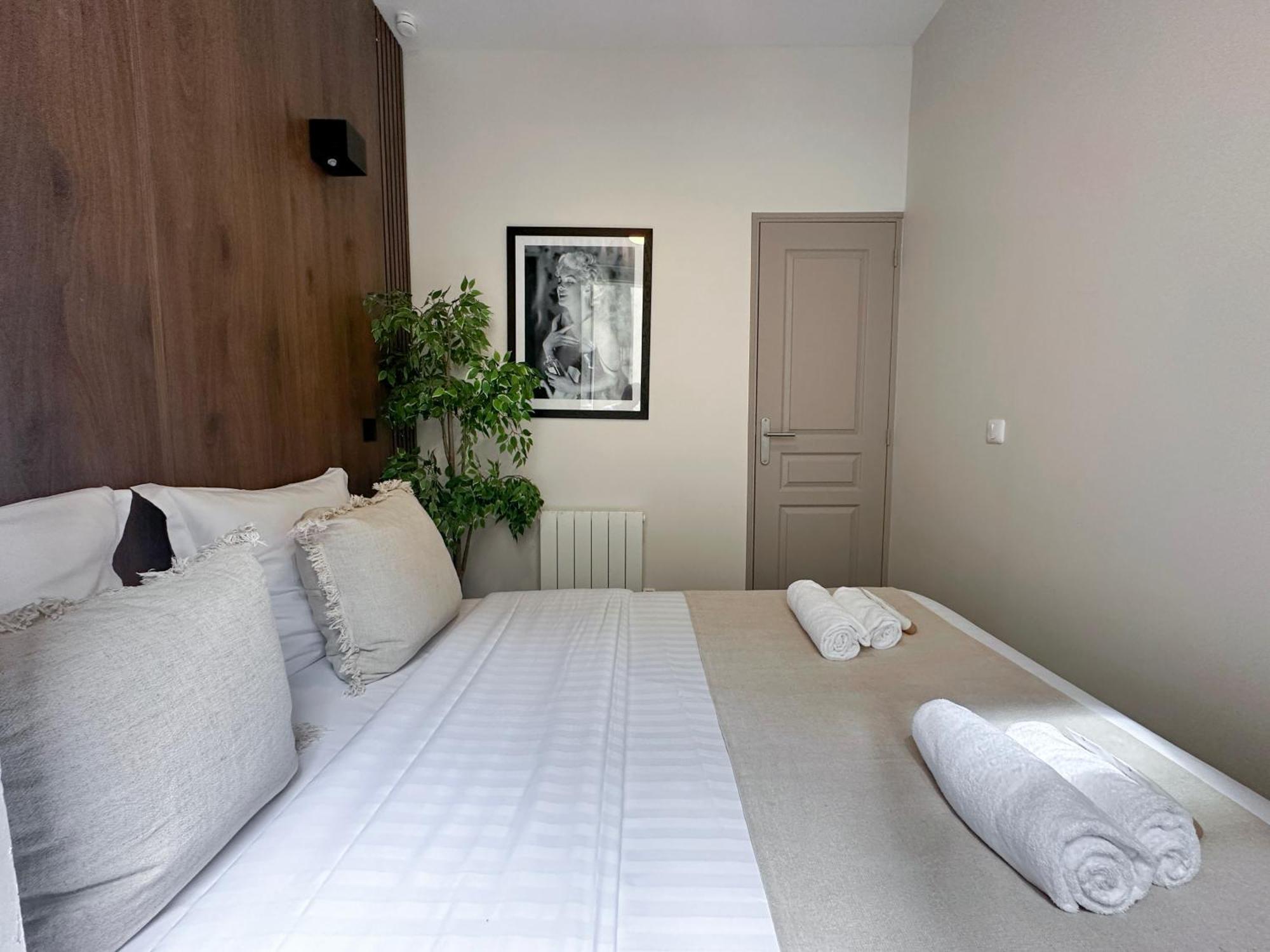 Appartamento Unique Flat Near Louvre & Palais Royal Parigi Esterno foto
