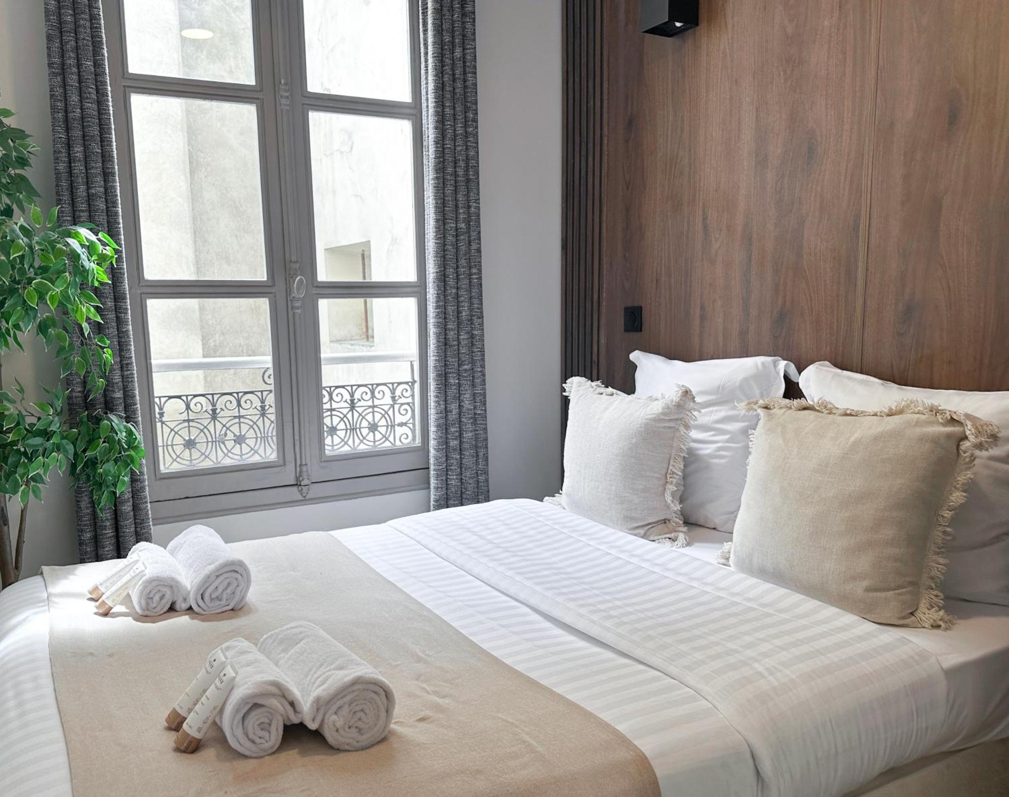 Appartamento Unique Flat Near Louvre & Palais Royal Parigi Esterno foto