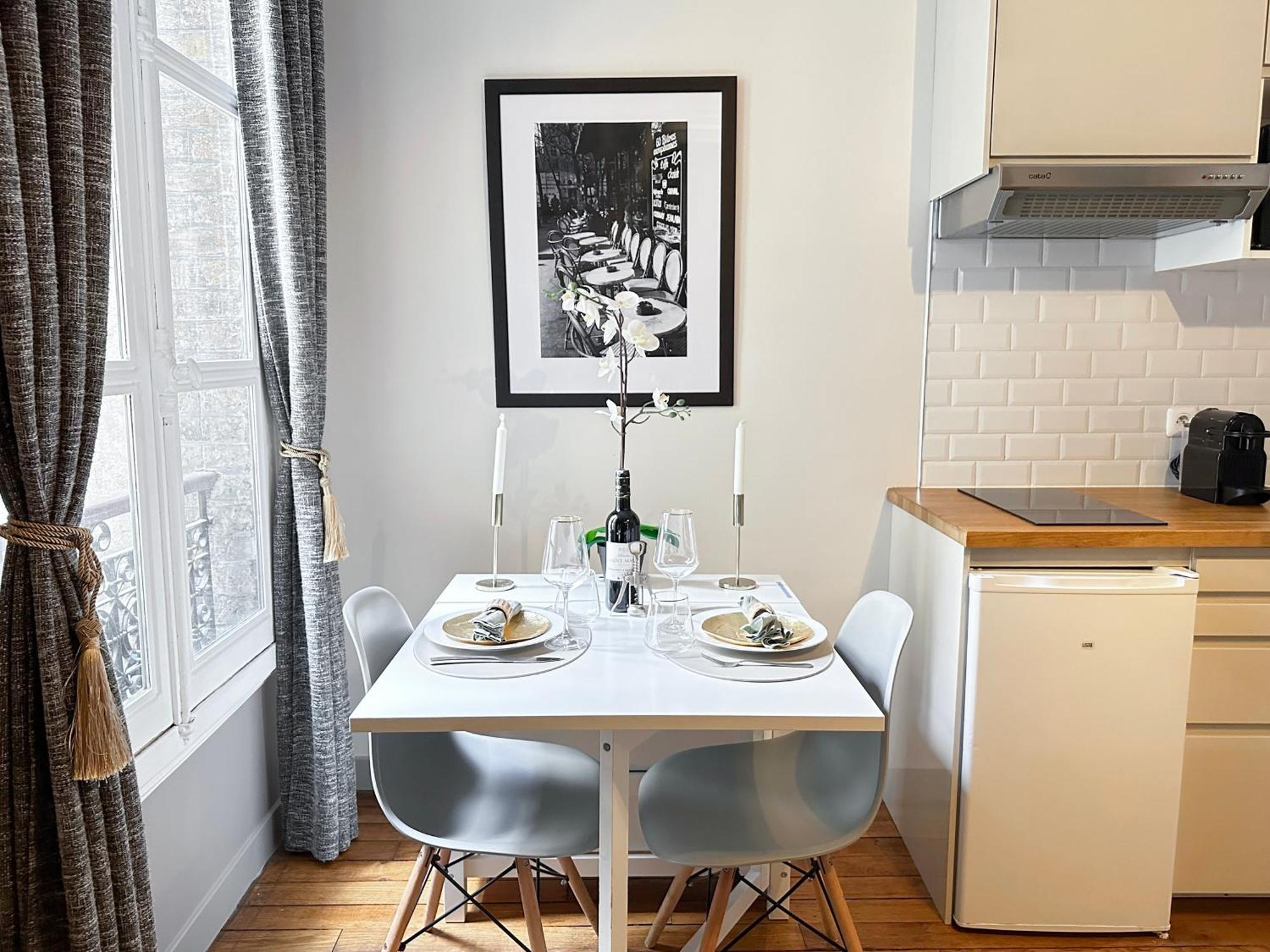 Appartamento Unique Flat Near Louvre & Palais Royal Parigi Esterno foto