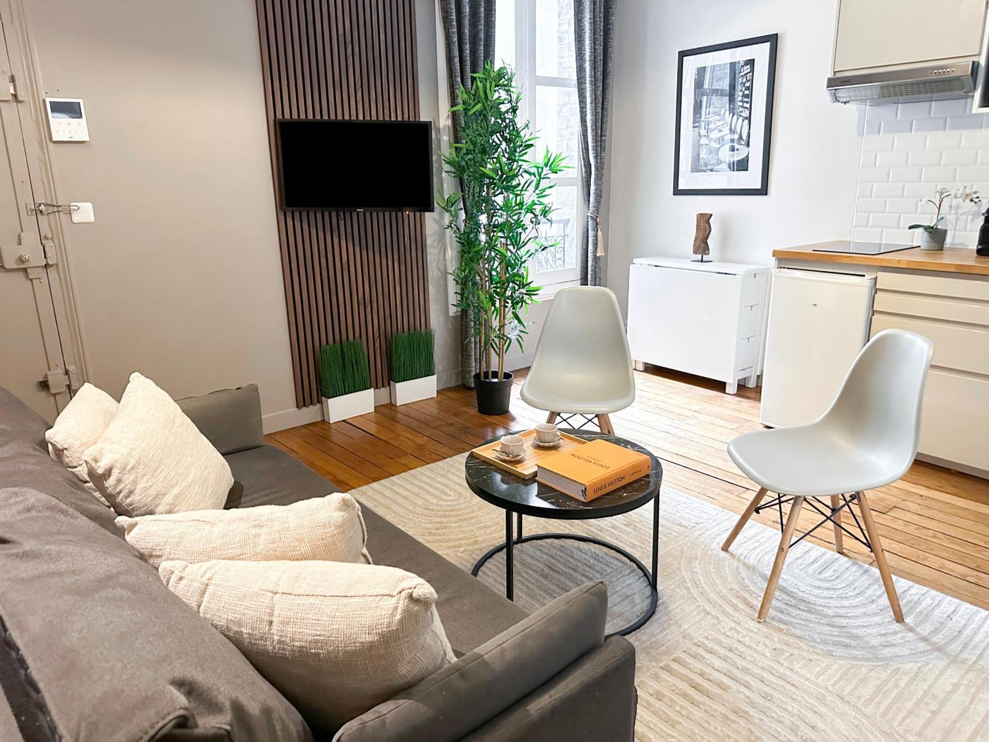 Appartamento Unique Flat Near Louvre & Palais Royal Parigi Esterno foto